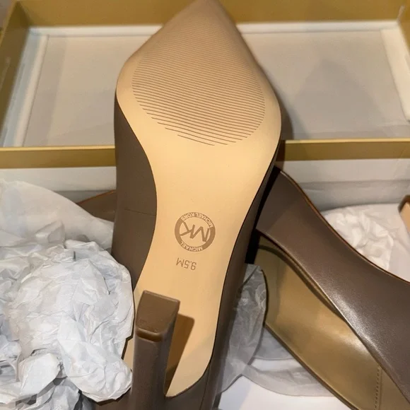 Michael Kors - Birch Amara leather pump - Sz9.5 - Picture 2 of 11